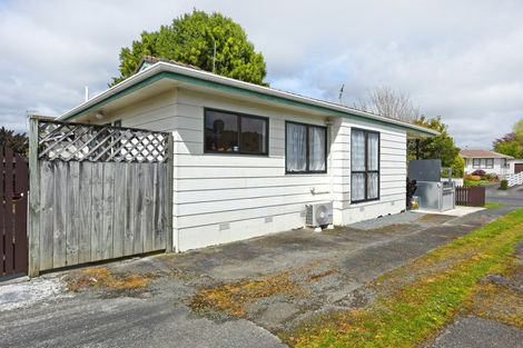 Photo of property in 52f1- Henry Street, Ebdentown, Upper Hutt, 5018