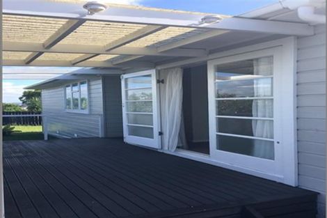 Photo of property in 47 Luckens Road, West Harbour, Auckland, 0618