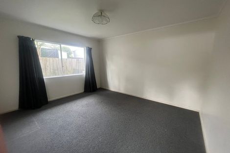 Photo of property in 25a Chetwode Grove, Newlands, Wellington, 6037
