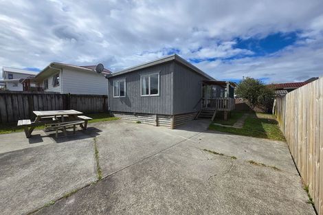 Photo of property in 2 Caserta Place, Clover Park, Auckland, 2023
