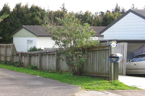 Photo of property in 1/15 Kirklow Place, Goodwood Heights, Auckland, 2105
