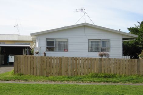 Photo of property in 4 Tainui Street, Castlecliff, Whanganui, 4501