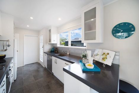 Photo of property in 71 Walworth Avenue, Pakuranga Heights, Auckland, 2010