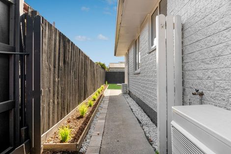 Photo of property in 1/320 Memorial Avenue, Burnside, Christchurch, 8053
