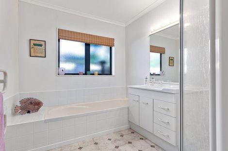Photo of property in 89 Santa Monica Drive, Papamoa Beach, Papamoa, 3118