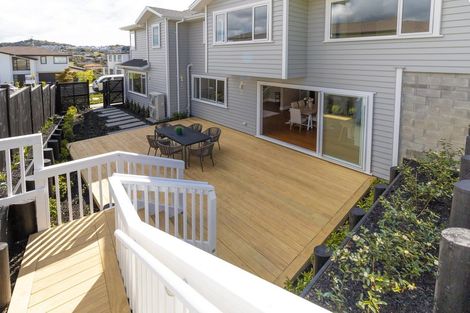 Photo of property in 32 Maka Terrace, Orewa, 0931
