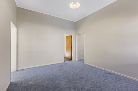 Photo of property in 32 Ngamotu Road, Moturoa, New Plymouth, 4310