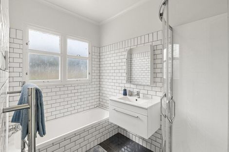 Photo of property in 33 Burns Street, Tawhero, Whanganui, 4501