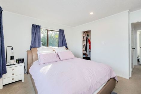 Photo of property in 21 Crosby Road, West Harbour, Auckland, 0618