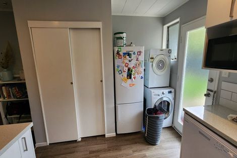 Photo of property in 80c Airlie Road, Plimmerton, Porirua, 5026