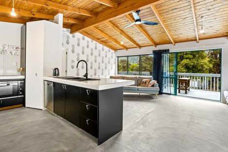 Photo of property in 108 Opanuku Road, Henderson Valley, Auckland, 0612