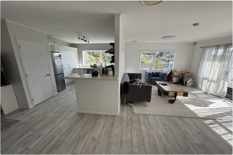 Photo of property in 2/63 Langana Avenue, Browns Bay, Auckland, 0630