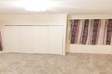 Photo of property in 1/64 Hogans Road, Glenfield, Auckland, 0629