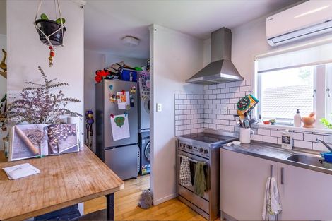 Photo of property in 2/27 Nikau Street, New Lynn, Auckland, 0600