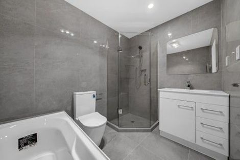 Photo of property in 9 Edgerton Road, Te Atatu Peninsula, Auckland, 0610