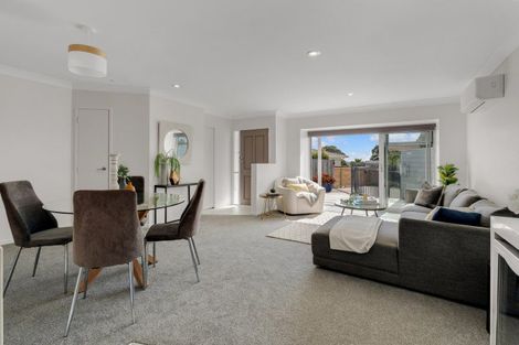 Photo of property in 8 Tuscan Place, Half Moon Bay, Auckland, 2012