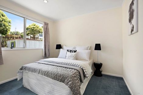 Photo of property in 60 Hartley Terrace, Massey, Auckland, 0614