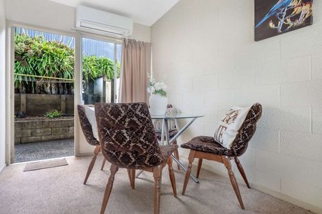 Photo of property in 2/100 River Road, Hamilton East, Hamilton, 3216