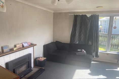 Photo of property in 44 Glenpark Avenue, Frankleigh Park, New Plymouth, 4310