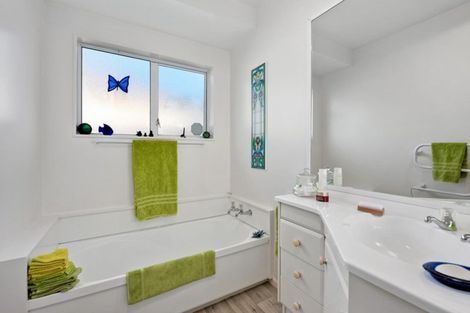 Photo of property in 25f1- Lane Street, Wallaceville, Upper Hutt, 5018