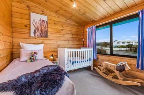 Photo of property in 29 James Cook Drive, Whitby, Porirua, 5024