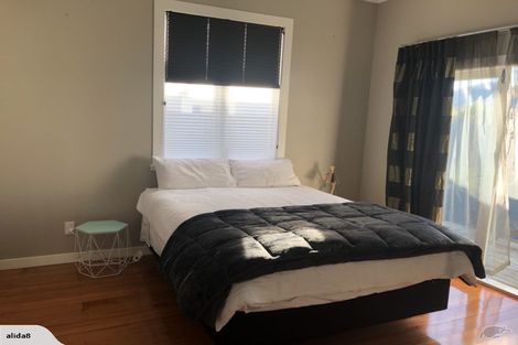 Photo of property in 10 Palm Avenue, Lyall Bay, Wellington, 6022