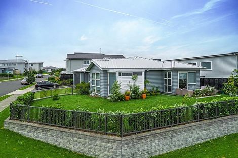 Photo of property in 24 Tyler Davies Drive, Red Beach, 0932