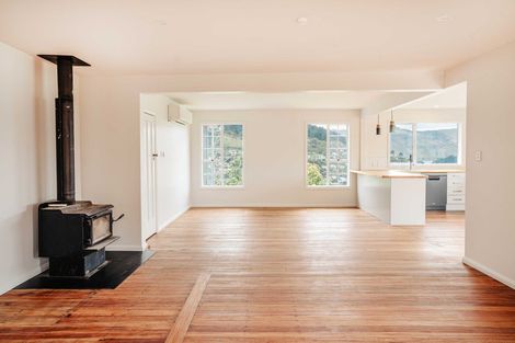 Photo of property in 2 Selwyn Lane, Lyttelton, 8082