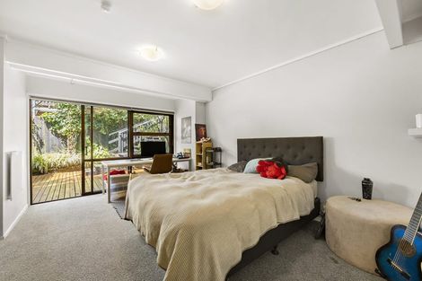 Photo of property in 3/1 Mulberry Place, Glenfield, Auckland, 0629
