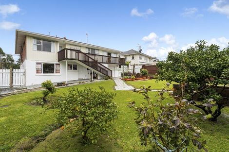 Photo of property in 8 Fowey Avenue, Te Atatu South, Auckland, 0610