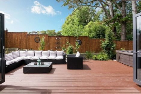 Photo of property in 16 Carlos Drive, Flat Bush, Auckland, 2016