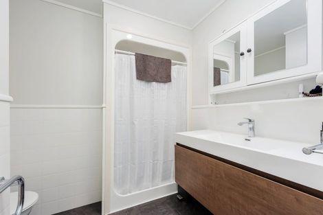 Photo of property in 12 Braemar Road, Rothesay Bay, Auckland, 0630