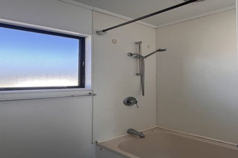 Photo of property in 1 Loughanure Place, Massey, Auckland, 0614