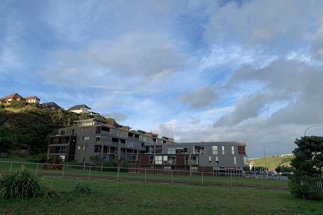 Photo of property in Patent 326 Apartments, 104h/326 Evans Bay Parade, Hataitai, Wellington, 6021