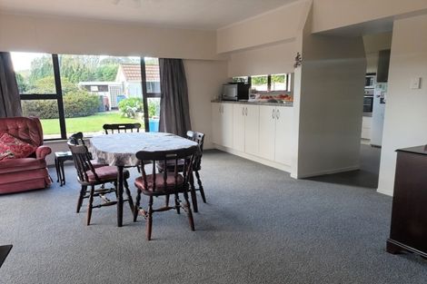 Photo of property in 12 Smith Street, Dannevirke, 4930