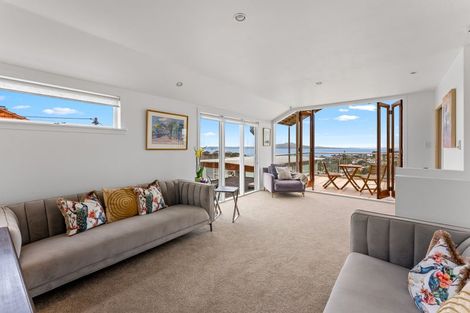 Photo of property in 15 Seaview Road, Castor Bay, Auckland, 0620