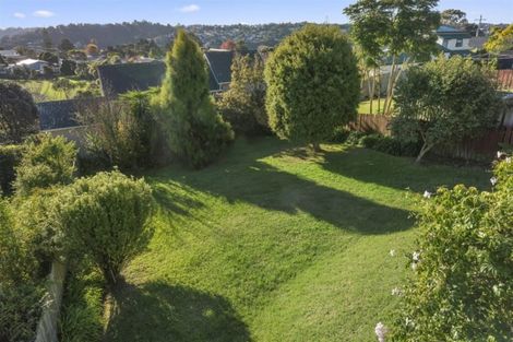 Photo of property in 11 Valley View Road, Glenfield, Auckland, 0629