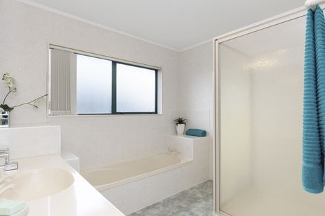 Photo of property in 5 Sandhurst Drive, Papamoa Beach, Papamoa, 3118