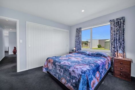Photo of property in 43 Carrs Road, Urenui, 4377