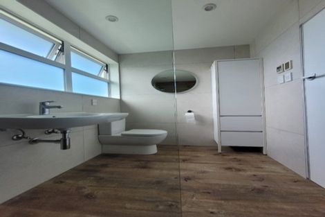 Photo of property in 79 Lauderdale Road, Birkdale, Auckland, 0626