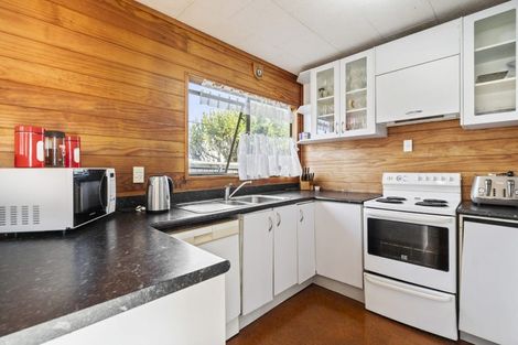 Photo of property in 1/19 Montgomery Avenue, Belmont, Auckland, 0622