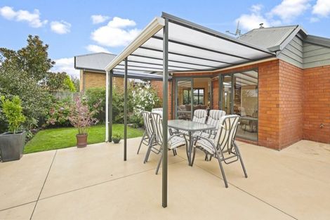 Photo of property in 113 Avonhead Road, Avonhead, Christchurch, 8042