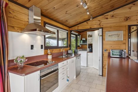 Photo of property in 41 Raumati Road, Raumati Beach, Paraparaumu, 5032