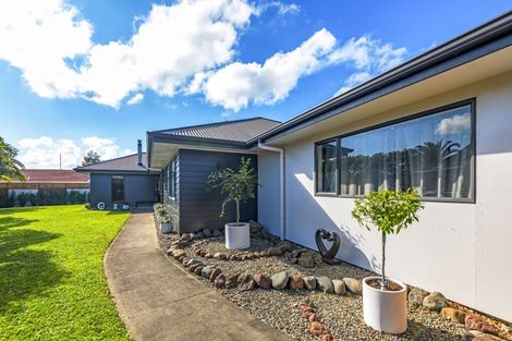 Photo of property in 9 Walnut Grove, Kelvin Grove, Palmerston North, 4414