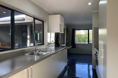 Photo of property in 4 Newfound Way, Glen Eden, Auckland, 0602