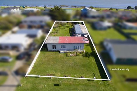 Photo of property in 32 Shortt Street, Foxton Beach, Foxton, 4815