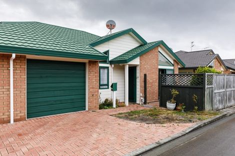 Photo of property in Miramar Villas, 6u7 Brussels Street, Miramar, Wellington, 6022