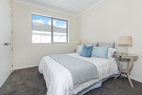 Photo of property in 1 Fred White Drive, Kumeu, 0810