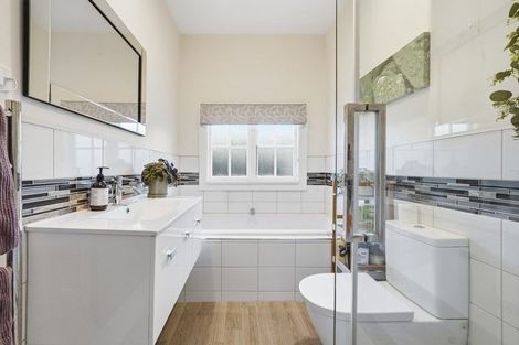 Photo of property in 127 Weston Road, St Albans, Christchurch, 8052