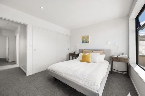 Photo of property in 96a Apu Crescent, Lyall Bay, Wellington, 6022